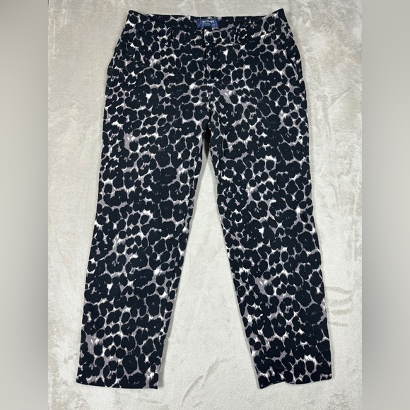 Old Navy Mid Rise Harper Cropped Leopard Animal Print Cotton Blend Pants 4 Reg - Picture 1 of 16
